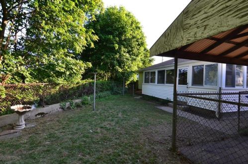 46 Peach Hl Ave, North Providence RI  02911-1924 exterior