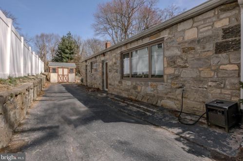 1315 Delmont Ave, Pittsburgh, PA 19083-2625
