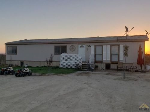 7502 Isaac Rd, Taft, CA 93268-9621