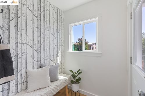 693 32 St, Oakland CA 94609-2932 exterior