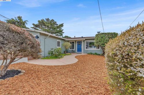 358 Monterey Rd, Pacifica CA  94044-1463 exterior