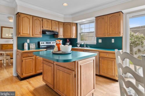20 Hedgerow Dr, Fairless Hills PA  19030-4022 exterior