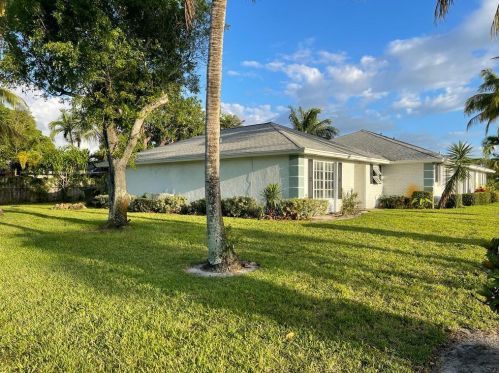 2820 14th St, Boynton Beach, FL 33426-8040