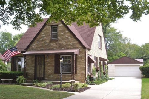 548 107, Milwaukee WI  53225-3107 exterior