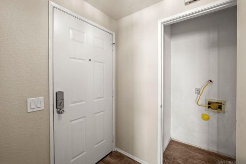 7478 Altiva Pl, Carlsbad CA  92009-6415 exterior