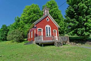 34 Eddy St, Thomson, NY 12834-1307