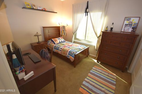 827 Date Palm Dr, Gilbert AZ 85234-4947 exterior