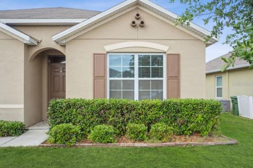 4222 Roberta Dr, Winter Haven, FL 33881-4374