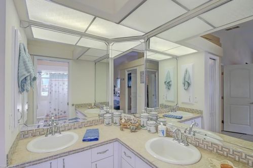 1005 1 Pl, Cape Coral FL  33993-1143 exterior