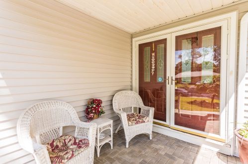 30 Rolling Rd, Miller Place, NY 11764-2217