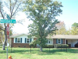 2741 Mossdale Dr, Nashville, TN 37217-4144