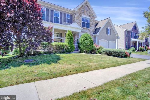 948 Powder Horn Dr, Hummelstown, PA 17036-7816