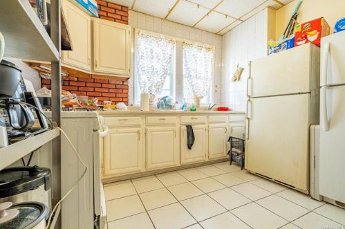 1847 Barnes Ave, Bronx NY  10462-3607 exterior