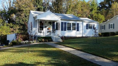 142 Westwood Ln, Elkin, NC 28621-2934