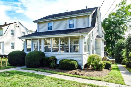 31 Randall Ave, Stamford, CT 06905-4226
