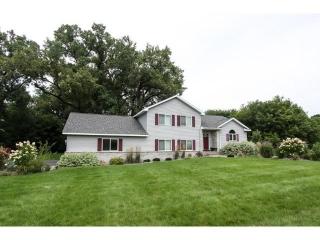 317 Day Farm Rd, Hudson, WI 54016-8259