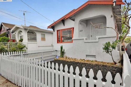 3467 Davis St, Oakland, CA 94601-3216