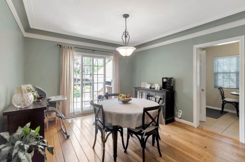 3935 Eileen Dr, Cincinnati OH 45209-2016 exterior