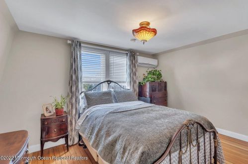 57 Barberie Ave, Monmouth Hills NJ  07732-1518 exterior