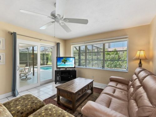 182 Flamingo Cir, Marco Island, FL 34145-4450