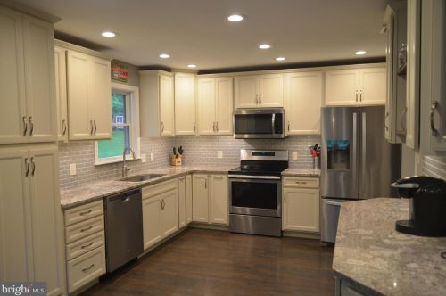 156 Boxwood Ct, Pottstown PA  19464-1500 exterior