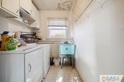 51 Jackson Ct, Perth Amboy NJ  08863-1304 exterior