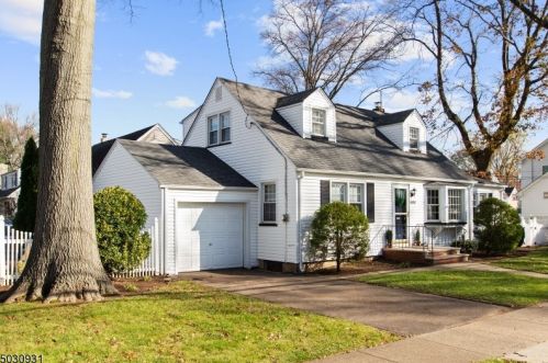 608 Lexington Ave, Cranford, NJ 07016-3339