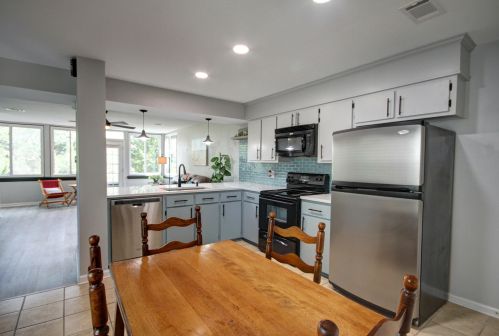 1073 Marsh Court Ln, Mount Pleasant SC  29464-3356 exterior