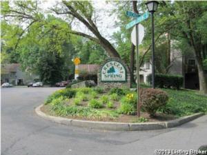366 Crescent Spring Dr, Louisville, KY 40206-2890