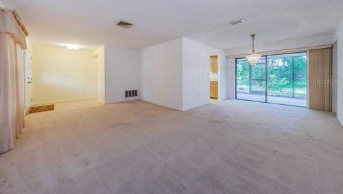 185 Woodcutter Ln, Palm Harbor, FL 34683-3745