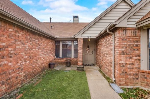 1147 Prospect Dr, Lewisville TX  75028-2549 exterior