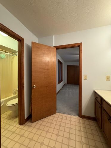 1 Cedar Pt, Newport KY  41076-1743 exterior