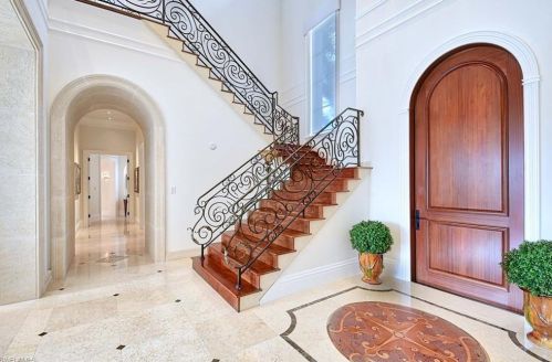 2390 Kingfish Rd, Naples, FL 34102-1538