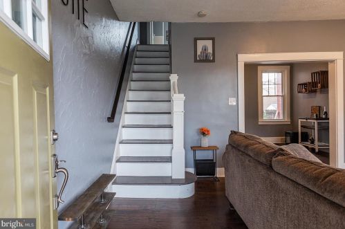 913 Duke St, Lancaster, PA 17602-1905