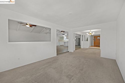 4369 Hillview Dr, West Pittsburg CA  94565-6071 exterior
