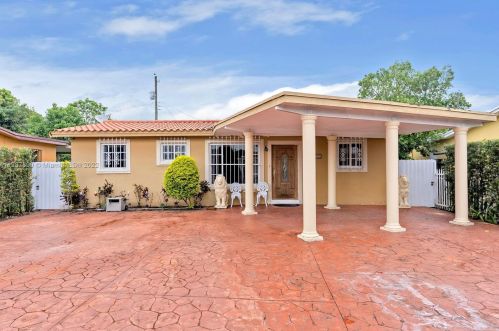 2637 9th Ct, Hialeah FL  33010-1223 exterior