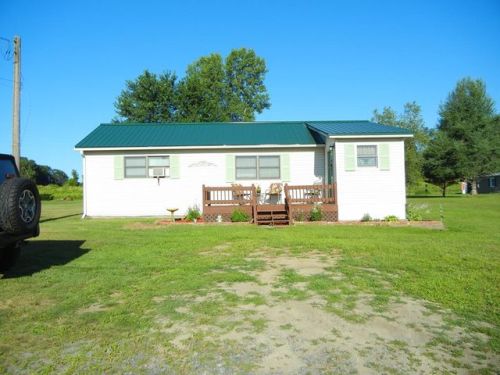 705 Mason St, Morrisonville, NY 12962-2721