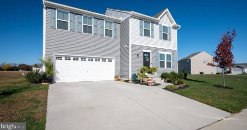 318 Bluecoat St, Dover DE  19901-8862 exterior