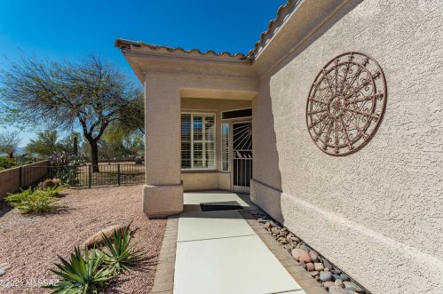 5301 Winding Desert Dr, Marana, AZ 85658-4040
