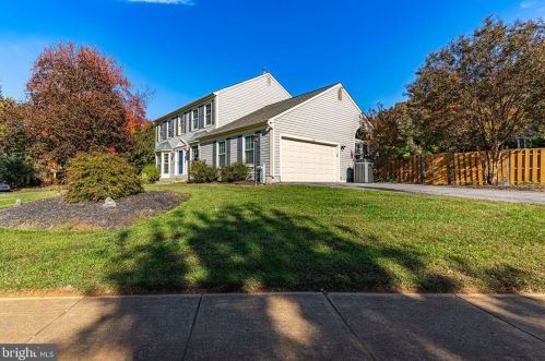14100 Heatherstone Dr, Bowie MD  20720-4833 exterior