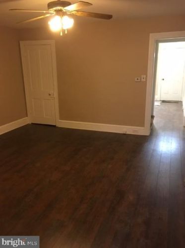 603 Market St, Gloucester, NJ 08030-1930