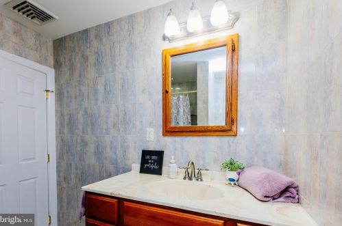 223 Meadow Dr, Yardley PA  19067-1311 exterior