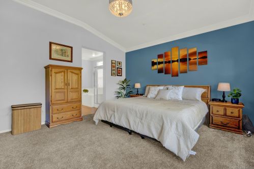 2346 Fallbrook Pl, Escondido CA  92027-6738 exterior