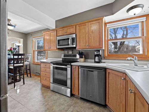 1110 Evergreen Dr, Waukesha WI  53188-2318 exterior
