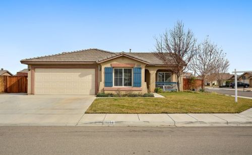 13623 Breckenridge Ln, Victorville, CA 92392-8925