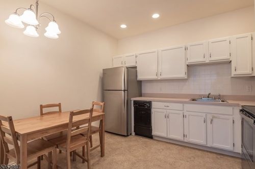 9301 Richmond Rd, West Milford Lakes NJ  07480-5131 exterior