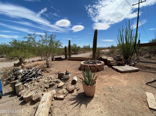3811 Bilby Rd, Tucson, AZ 85746-3518