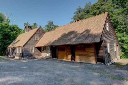 195 Newgate Rd, East Granby, CT 06026-9575