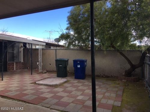 4015 Lazy Palm Dr, Tucson AZ 85730-3816 exterior