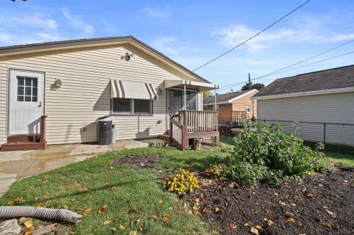 5515 Honey Crk Dr, Milwaukee WI 53221-4012 exterior